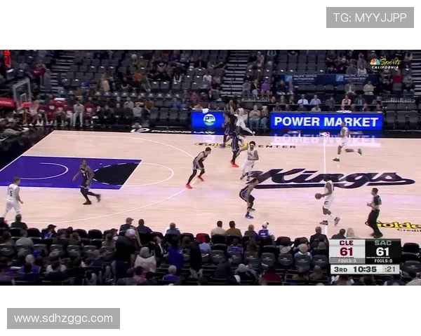 [NBA]斯特鲁斯突破高抛 连线阿伦空接暴扣.